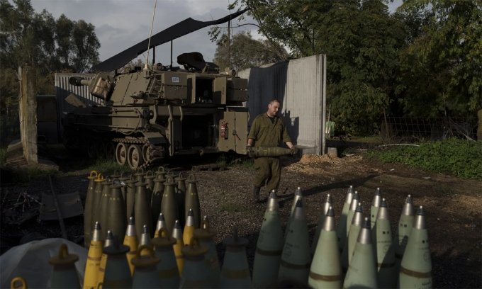 The flow of American bombs and ammunition to Israel faces the risk of interruption
